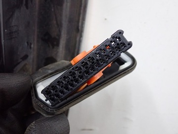 DVEŘE LEVÝ PŘEDNÍ KOMPLETNÍ EVROPA ORIG. VW VOLKSWAGEN TOURAN 05R
