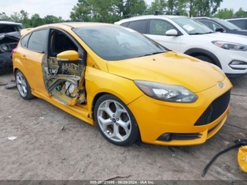 Ford Focus III 2014 Ford Focus 2014 Ford Focus 5dr HB ST 2.0 Benzyna 252KM, zdjęcie 1