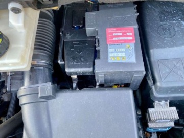 Peugeot 5008 I Minivan 2.0 HDi FAP 150KM 2013 Peugeot 5008 7- Osobowy 2.0 Diesel 150KM, zdjęcie 16