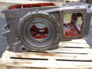Картер заднего моста Massey Ferguson 3582414M б/у