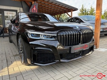 BMW Seria 7 G11-G12 Sedan Facelifting 4.4 750i 530KM 2021 BMW Seria 7 750 LI Xdrive Auto Punkt 4.4 Benzyna 530KM, zdjęcie 1