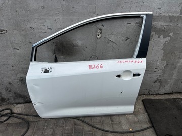 Toyota Corolla E21 drzwi lewy przód białe