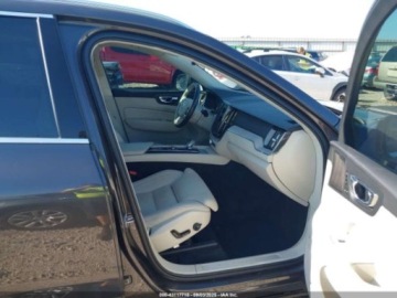 Volvo XC60 II 2022 Volvo XC 60 B5 Inscription 2022 2.0l 2.0 Benzyna 247KM, zdjęcie 9