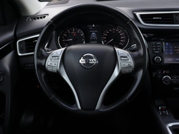 Nissan Qashqai II Crossover 1.2 DIG-T 115KM 2016 Nissan Qashqai 1.2 DIG-T, Salon Polska, Navi, zdjęcie 17