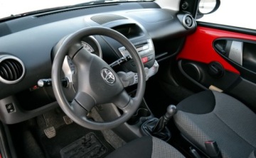 Toyota Aygo I Hatchback 5d Facelifting 1.0 VVT-i 68KM 2012 Toyota Aygo 5 Drzwi KLIMA Zadbany Benzyna 68KM, zdjęcie 10