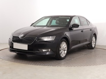 Skoda Superb III Liftback 1.6 TDI 120KM 2017 Skoda Superb 1.6 TDI, Automat, Skóra, Navi, Xenon, zdjęcie 1