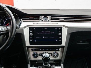 Volkswagen Passat B8 Variant 2.0 TDI BlueMotion SCR 150KM 2019 VOLKSWAGEN Passat 2.0 TDI Comfortline Combi 150KM 2019, zdjęcie 15