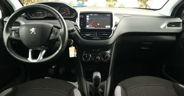 Peugeot 208 I Hatchback 5d Facelifting 1.2 PureTech 82KM 2017 Peugeot 208 (Nr.008) 1.2 82 KM Style Navi Klima Tempomat Parktronik Gwaran, zdjęcie 12