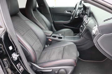 Mercedes CLA C117 Shooting Brake Facelifting 1.6 180 122KM 2018 Mercedes CLA 180, Automat, Skóra, Navi, Klima, zdjęcie 8