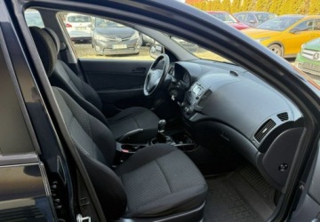 Hyundai i30 I CW Facelifting 1.4 DOHC 109KM 2011 Hyundai i30 1,4 109KM Klimatyzacja 1.4 Benzyna 109KM, zdjęcie 17