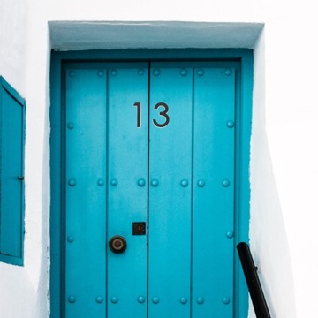 ЭМБЛЕМАТИЧЕСКОЕ КОЛИЧЕСТВО НАКЛЕЙКОВ С АДРЕСАМИ ДОМА