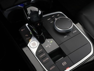 BMW Seria 1 F20-F21 Hatchback 3d Facelifting 2017 120d 190KM 2019 BMW 120 2.0d Automat xDrive Luxury Panorama Navi, zdjęcie 36