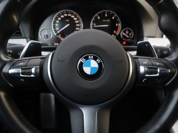 BMW Seria 5 F10-F11 Limuzyna 520d 190KM 2014 BMW 5 520d xDrive, Serwis ASO, 187 KM, 4X4, zdjęcie 16