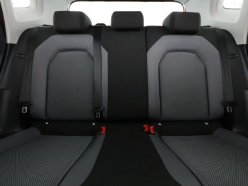 Seat Arona Crossover 1.0 EcoTSI 95KM 2018 Seat Arona Style navi PDC climatronic grzane, zdjęcie 17