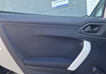 Peugeot 208 I Hatchback 5d Facelifting 1.2 PureTech 82KM 2018 Peugeot 208 Peugeot 208 1.2 Benz 82KM Active 1.2 Benzyna 82KM, zdjęcie 19