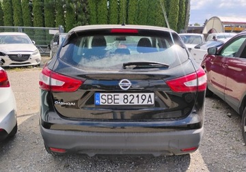 Nissan Qashqai II Crossover 1.2 DIG-T 115KM 2015 Nissan Qashqai 2015r, 1.2 Benzyna. Uszkodzony przod. Jezdzi. 1.2 Benzyna, zdjęcie 17