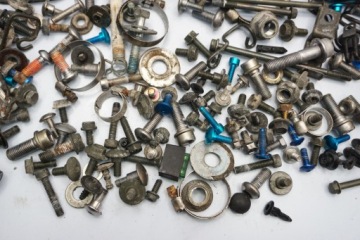 SUZUKI GSX-R 600 750 КОМПЛЕКТ БОЛТОВ K4-K5