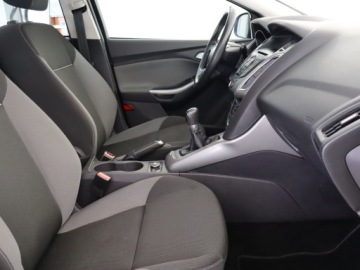 Ford Focus III Kombi 1.6 Duratec 105KM 2012 Ford Focus 1.6 i, Klima, Podgrzewane siedzienia, zdjęcie 8