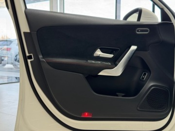Mercedes Klasa A W177/V177 Hatchback Plug-In 1.3 250e 218KM 2020 Mercedes-Benz A 250 e AMG Line / Plug In / Fotele, zdjęcie 10