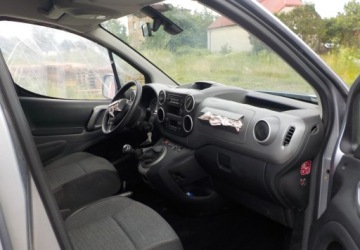 Citroen Berlingo III Osobowy M 1.2 PureTech 110KM 2018 Citroen Berlingo Okazja 1.2 Benzyna 110KM, zdjęcie 16