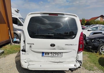 Toyota 2021 Toyota Proace City Verso XI 2021r, 1.5 Diesel. Uszkodzony przod i lekko ty, zdjęcie 18