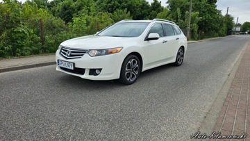 Honda Accord VIII Kombi 2.0 VTEC 156KM 2011 Honda Accord Honda Accord 2.0i Klima Biala perla Zadbany 2.0 156KM, zdjęcie 1