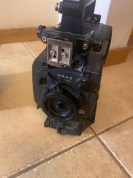 Цифровая видеокамера Sony DXC-D50WS + адаптер CA-TX7P см.!