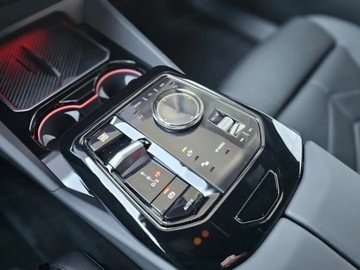 BMW Seria 5 G90-91 Sedan Plug-In 3.0 50e 489KM 2025 BMW Seria 5 550e xDrive Sport Sedan 3.0 (489KM) 2025, zdjęcie 14