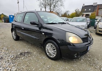 Renault Clio II Hatchback 1.2 i 16V 75KM 2004 Renault Clio Renault Clio 1.1 Benzyna 75KM, zdjęcie 1