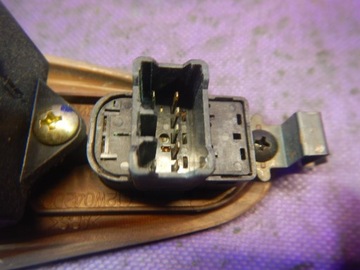 DAEWOO LEGANZA 97-02 PŘEPÍNAČ REGULACE SKEL ZRCÁTKO