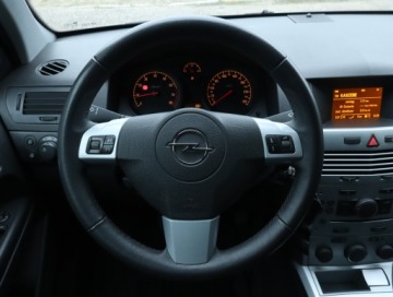 Opel Astra J Sports Tourer 1.6 Twinport ECOTEC 115KM 2011 Opel Astra 1.6 16V, Salon Polska, Klima, zdjęcie 18