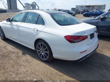 Mercedes Klasa E W214 2023 Mercedes-Benz Klasa E 350 4Matic 2023 2.0l 2.0 Benzyna 255KM, zdjęcie 3
