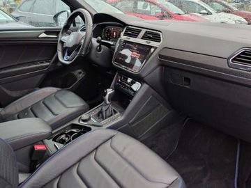 Volkswagen Tiguan II SUV R 2.0 TSI 320KM 2022 Volkswagen Tiguan FV23 Salon PL LED Matrix Harman Kamera 360 Skora ASO Gwa, zdjęcie 11