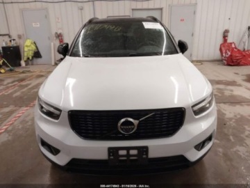Volvo XC40 2021 Volvo XC 40 T5 R-Design 2021 2.0 Benzyna 248KM, zdjęcie 7