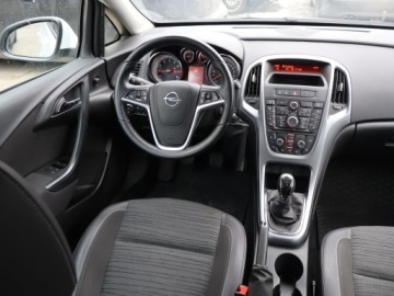 Opel Astra J Sedan 1.6 Twinport ECOTEC 115KM 2017 Opel Astra 1.6 16V, Salon Polska, 1. Właściciel, zdjęcie 6