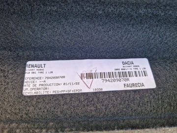 DACIA DUSTER II POLIČKA KUFRU 794209070R <2017 VELMI DOBRÝ