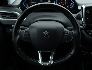 Peugeot 2008 I SUV Facelifting 1.2 PureTech 130KM 2018 Peugeot 2008 1.2 PureTech, Salon Polska, zdjęcie 18