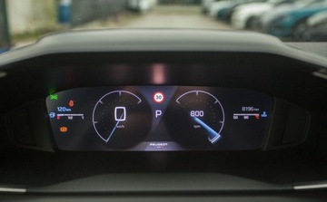 Peugeot 2008 II SUV Facelifting 1.2 PureTech 130KM 2024 Peugeot 2008 PureTech 130 Allure SS EAT8 SalonPL Niski Przebieg Od Reki Za, zdjęcie 9