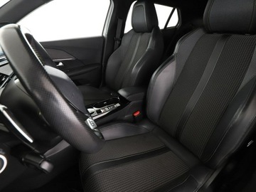 Peugeot 2008 II SUV 1.2 PureTech 130KM 2020 Peugeot 2008 GT-Line automat virtual navi kamera, zdjęcie 12