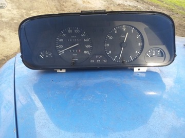 Peugeot 306 1.1 1.4 1.6 benzyna licznik zegar prędkościomierz Jaeger Europa