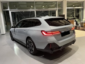 BMW Seria 5 G90-91 2026 BMW Seria 5 Touring 540d xDrive Sport Combi 3.0 (303KM) 2026, zdjęcie 2