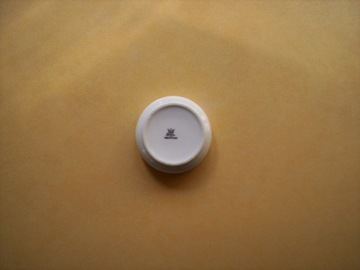 Небольшая фарфоровая тарелка, польский продукт KAROLINA.