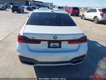 BMW Seria 7 G11-G12 2021 BMW Seria 7 50I XDrive 2021 4.4l 4.4 Benzyna 523KM, zdjęcie 3