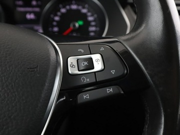 Volkswagen Passat B8 Variant 2.0 TDI BlueMotion SCR 190KM 2017 Volkswagen Passat 4x4 DSG panorama navi klima auto, zdjęcie 31