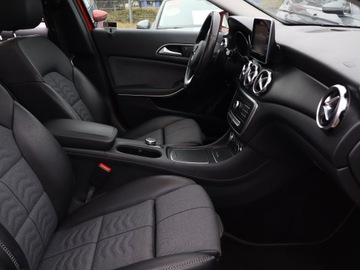 Mercedes GLA I Off-Roader Facelifting 1.6 200 156KM 2019 Mercedes GLA GLA 200, Salon Polska, Automat, zdjęcie 8