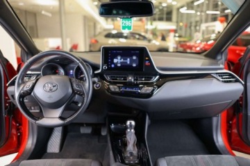 Toyota C-HR I Crossover Facelifting 1.8 Hybrid 122KM 2023 Toyota C-HR 1.8 Hybrid GPF GR Sport 1.8 Hybryda 122KM, zdjęcie 2