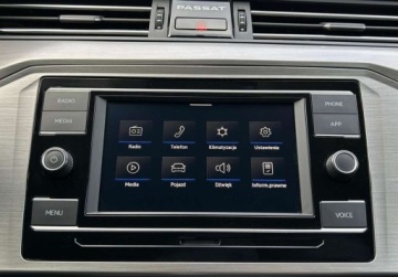 Volkswagen Passat B8 Limousine Facelifting 1.5 TSI EVO 150KM 2021 Volkswagen Passat Essence Pakiety, Tempomat, Reflektory LED, Bezwypadkowy, zdjęcie 25