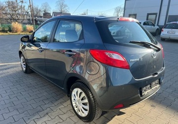 Mazda 2 II Hatchback 5d 1.3 86KM 2008 Mazda 2 1.3 Benzyna Klimatyzacja Radio El. szyby 1.3 Benzyna 86KM, zdjęcie 4