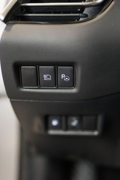 Toyota C-HR I Crossover Facelifting 1.8 Hybrid 122KM 2020 Toyota C-HR 1.8 Hybrid Executive 1.8 Hybryda 122KM, zdjęcie 29