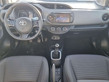 Toyota Yaris III Hatchback 5d Facelifting 2017 1.5 Dual VVT-iE 111KM 2019 Toyota Yaris Toyota Yaris 1,5-Dual-VVT-iE, serwisowany w ASO, 1.5 Benzyna, zdjęcie 2
